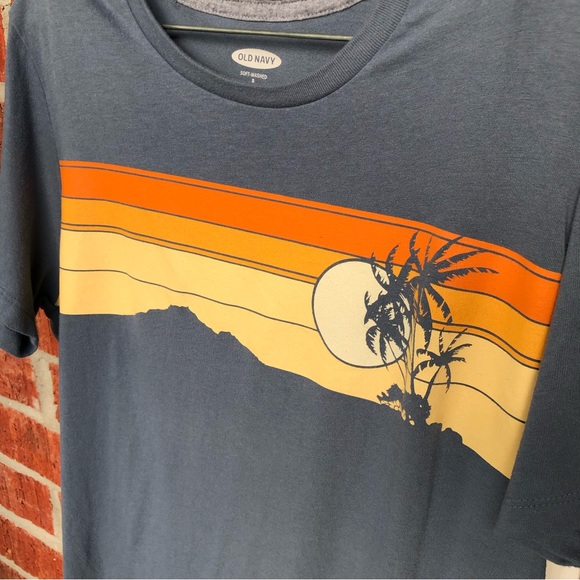 Old Navy Soft-Washed Blue Beach Sunset Graphic Crewneck Short Sleeve T-Shirt S - Picture 2 of 5